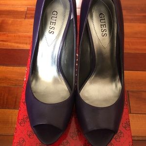 Guess peep toe pumps